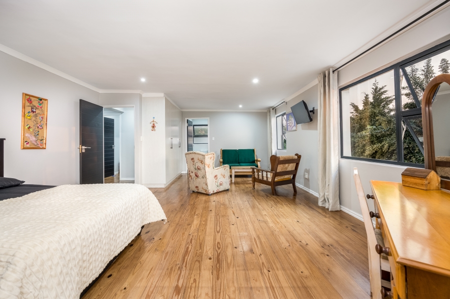 5 Bedroom Property for Sale in Deo Gracia Western Cape